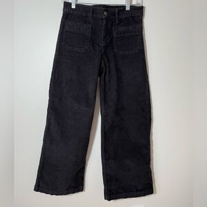 American Eagle Corduroy Wide leg Pants Size Small
Size 00 Short